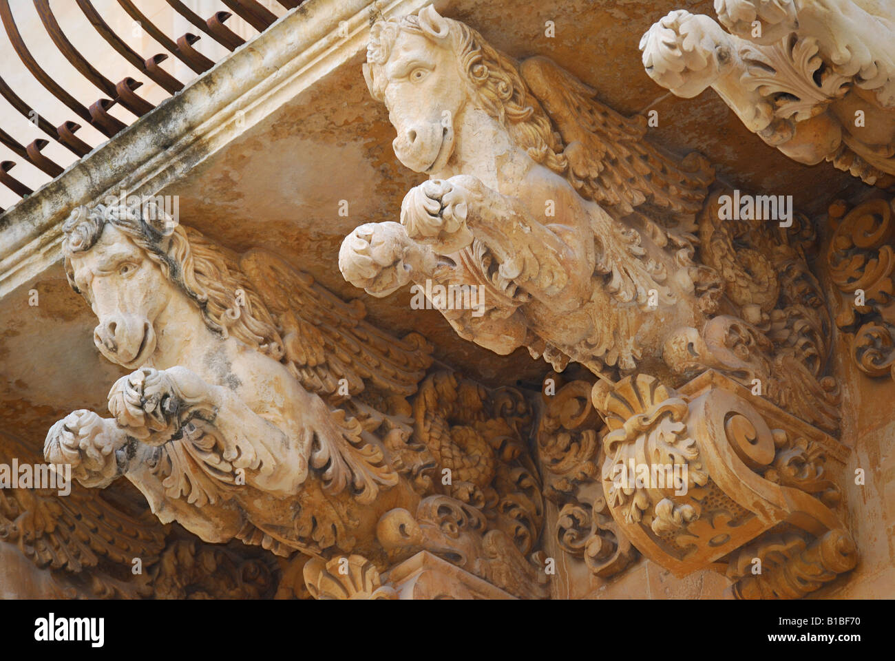 Gestalteten Balkon, Villadorata Palast, Via Nicolaci, Noto, Syrakus Provinz, Sizilien, Italien Stockfoto