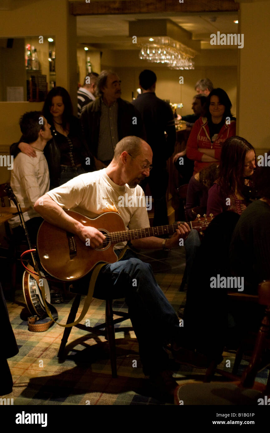 Kelso Folk Club Kopfsteinpflaster Inn Kelso Schottland 2008 informellen Musik Stockfoto