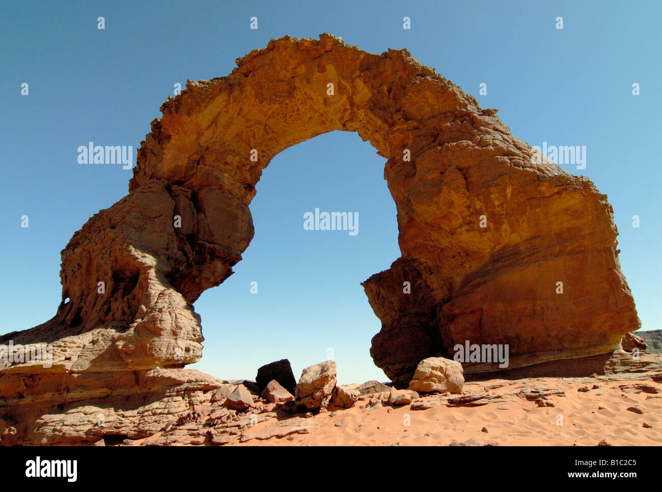 Geographie/Reisen, Algerien, Landschaften, Tadrart Gebirge, In-Tehaq Arch, Additional-Rights - Clearance-Info - Not-Available Stockfoto