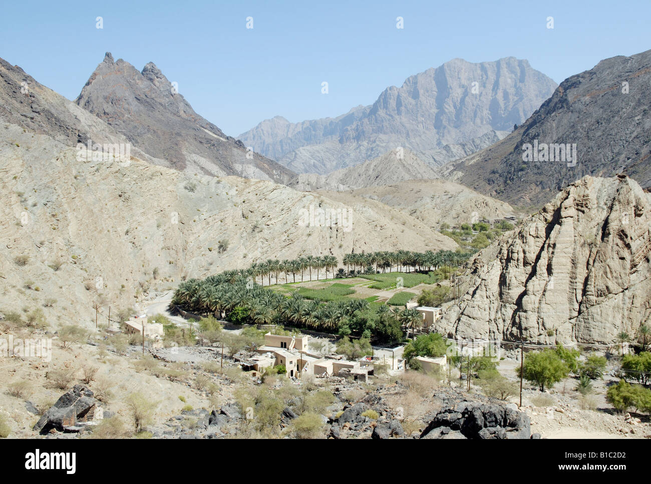 Geographie/Reisen, Oman, Landschaften, Hajar Berge, Wadi Bani Awf mit Palm Grove, Additional-Rights - Clearance-Info - Not-Available Stockfoto