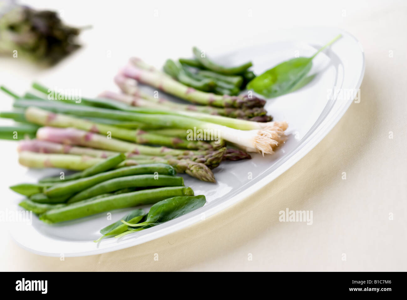 Hohen Schlüsselbild Gemüse auf einem Teller mit flachen Fokus Stockfoto