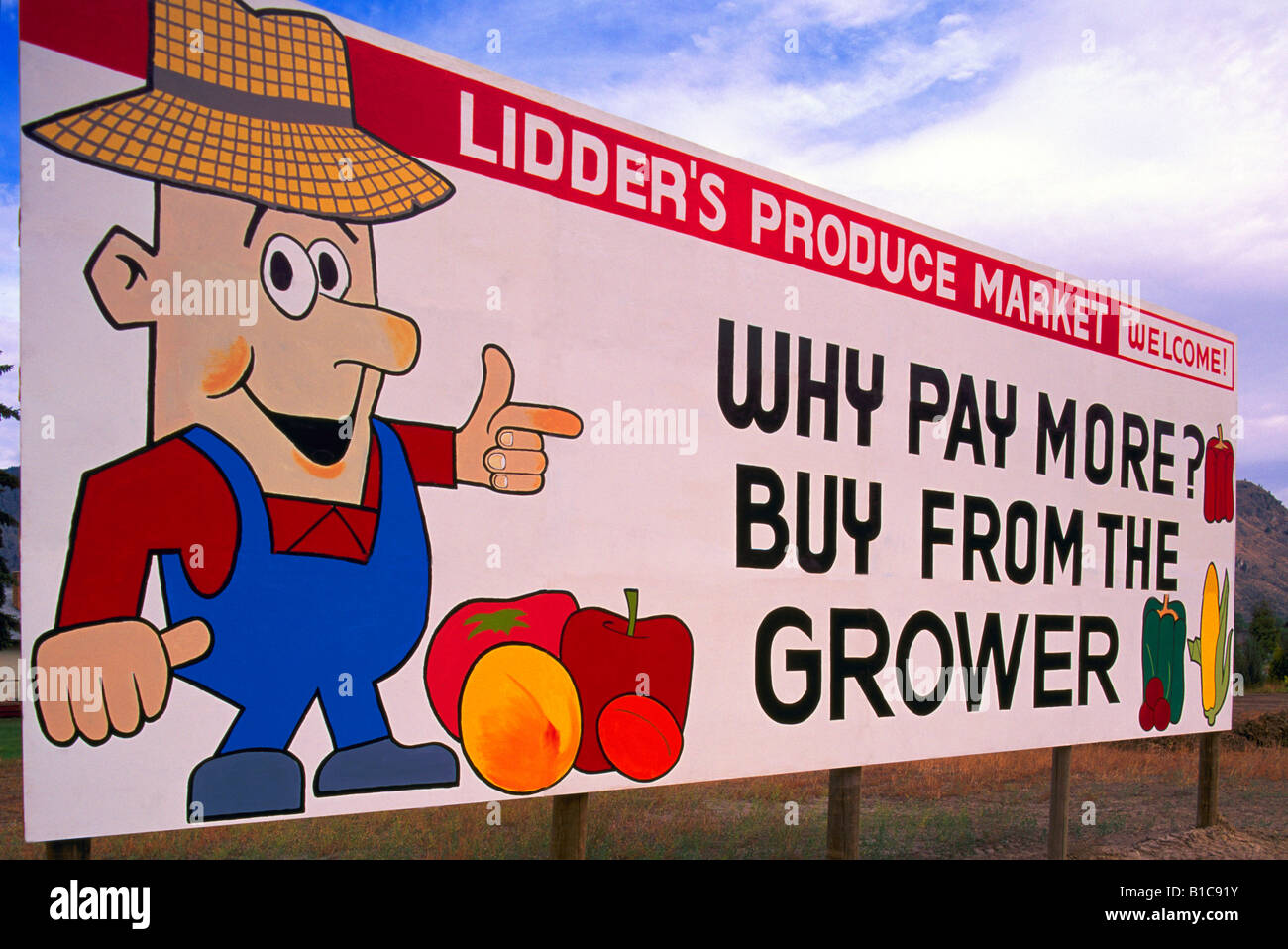 Plakatwerbung Zeichen kaufen lokale Produkte aus Bauern-Markt, Cawston, BC, Similkameen Valley, British Columbia, Kanada Stockfoto