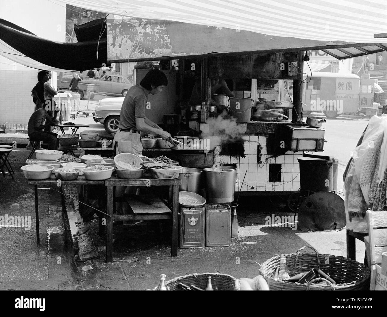 Kochen am Imbissstand Stanley Market Hong Kong Island 1976 Stockfoto
