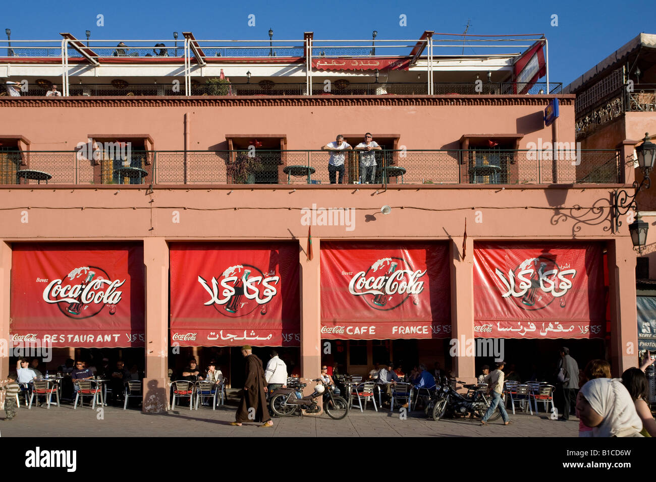 Cafe Frankreich. Jemma El Fna in Marrakesch, Marokko, Nordafrika Stockfoto