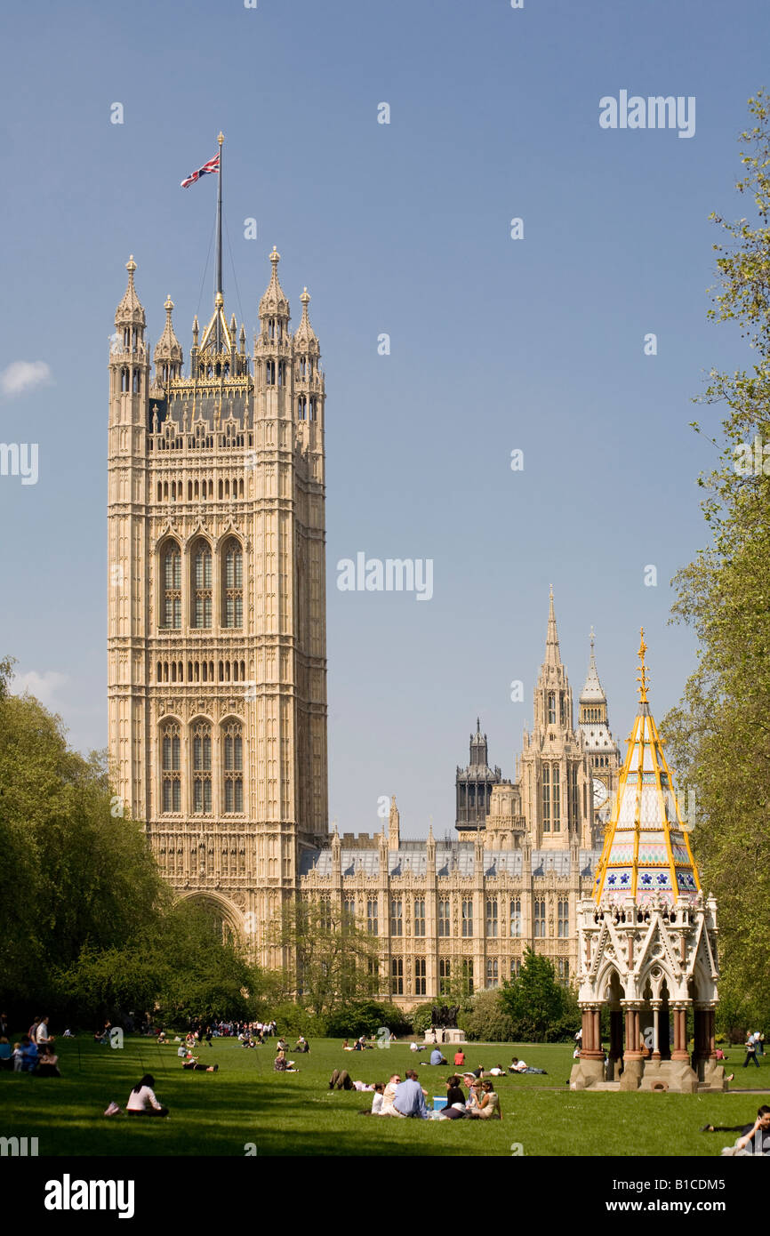 Houses of Parliament. Victoria Tower Gardens, Westminster, London, England Stockfoto