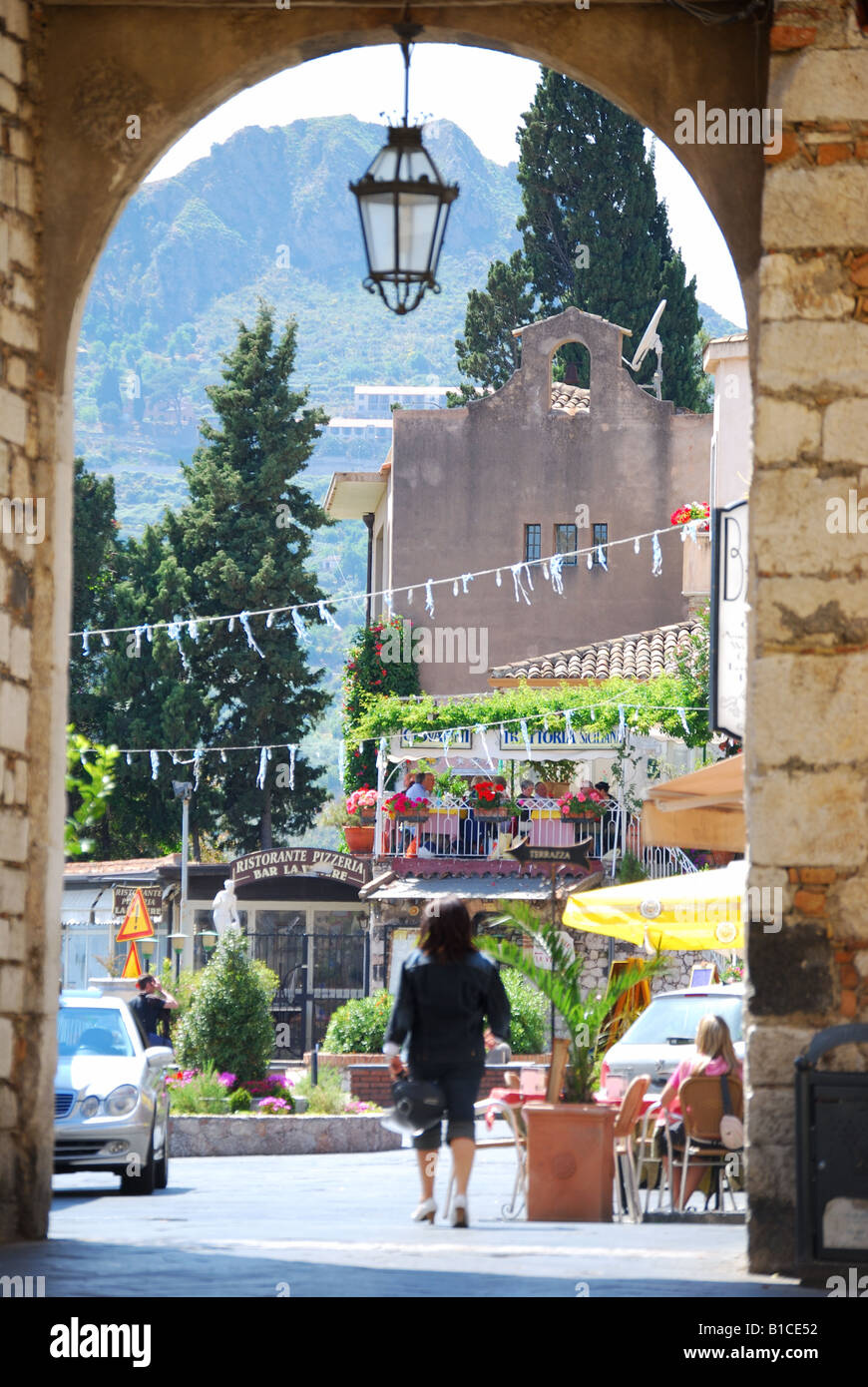 Altes Stadttor, Corso Umberto I, Taormina, Provinz Messina, Sizilien, Italien Stockfoto