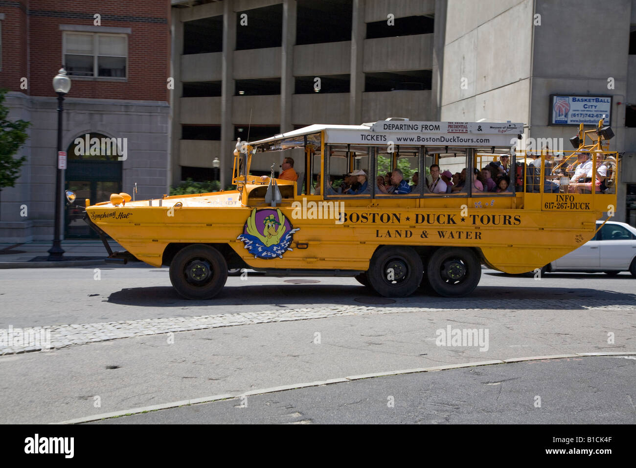 Boston Duck Tours Enten konvertiert WWII Ära DUKW Amphibien Transporte Stockfoto