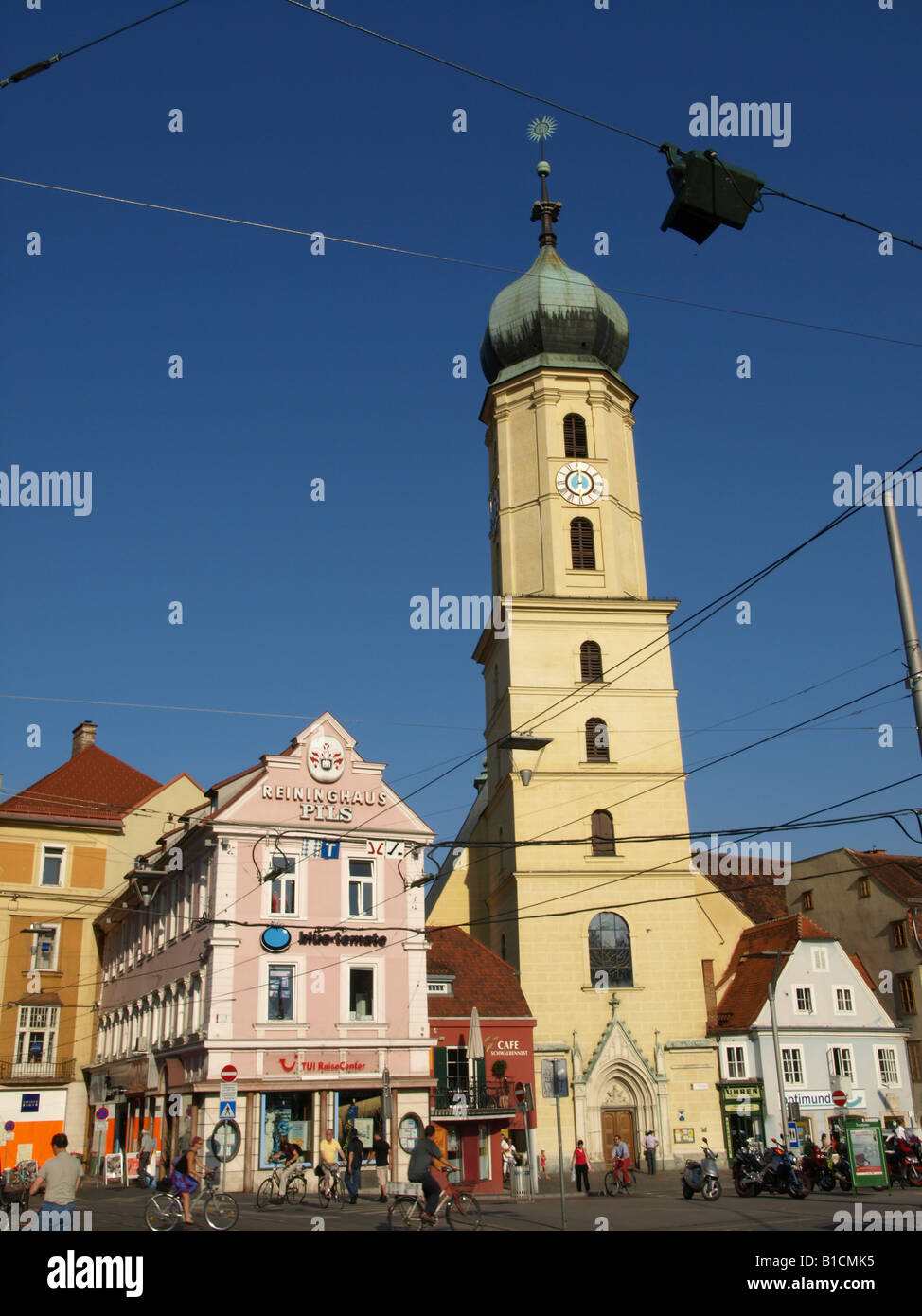 Turm und alte Häuser im Zentrum von Graz, Österreich Stockfoto