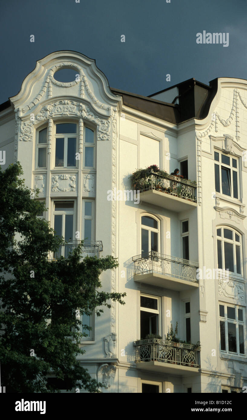 Historisches Appartementhaus im Stadtteil Winterhude in Hamburg, Deutschland Stockfotografie - Alamy