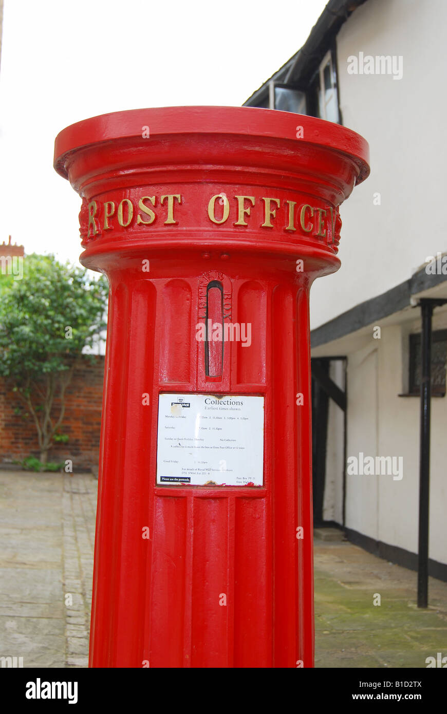 Viktorianischen roten Briefkasten, High Street, Eton, Berkshire, England, Vereinigtes Königreich Stockfoto