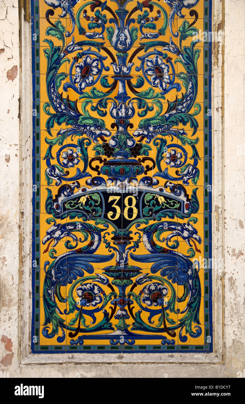 Ornamentical glasierten Fliesen an der Wand in Habana Centro Stockfoto