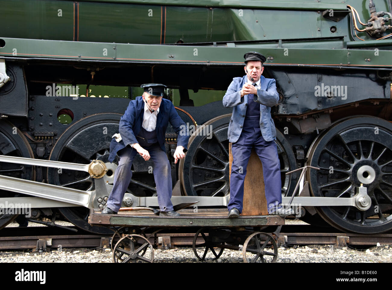 Akteure von Bahnsteig 4 Theatergruppe Höchstleistungen "Puste" The National Railway Museum, York, England Stockfoto