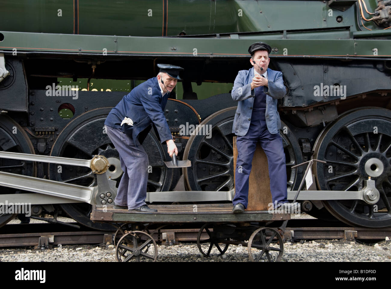 Akteure von Bahnsteig 4 Theatergruppe Höchstleistungen "Puste" The National Railway Museum, York, England Stockfoto