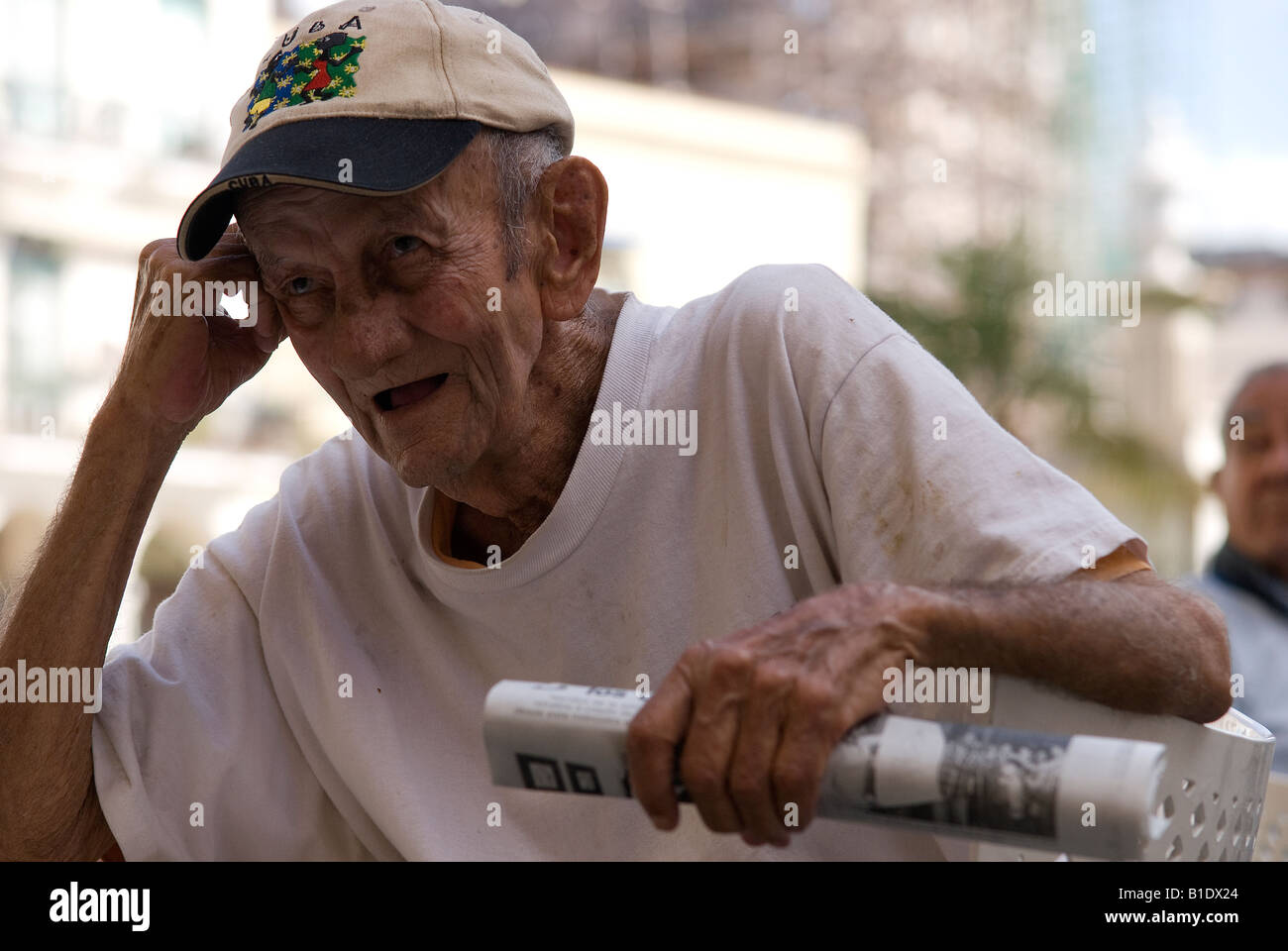 Alter Mann in La Habana Vieja, Plaza De La Catedral Stockfoto