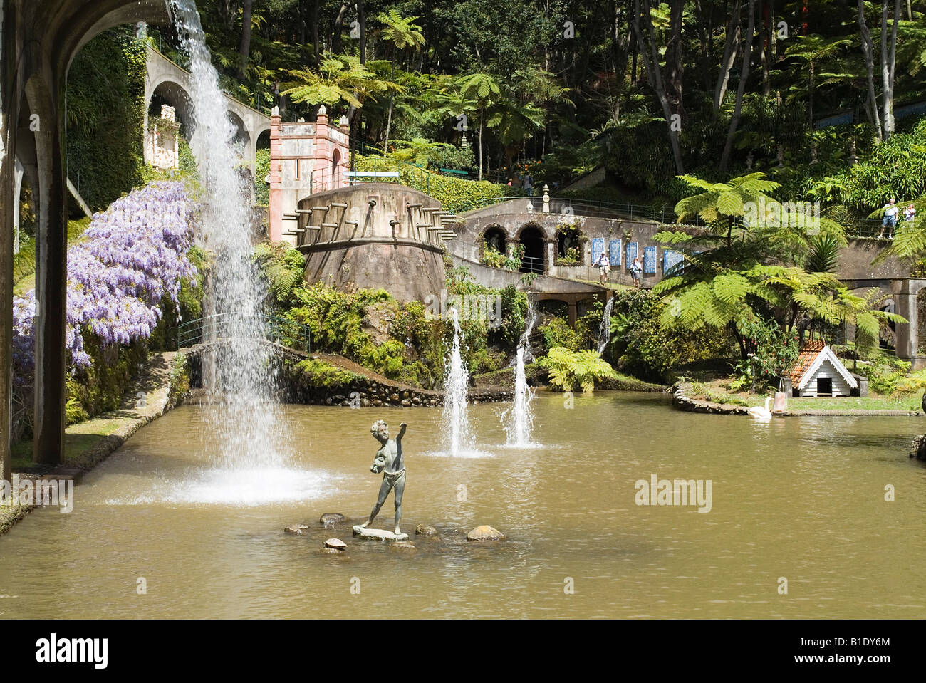 Dh der tropische Garten Monte Palace MONTE MADEIRA Wasserfontänen und Teich Gärten Stockfoto