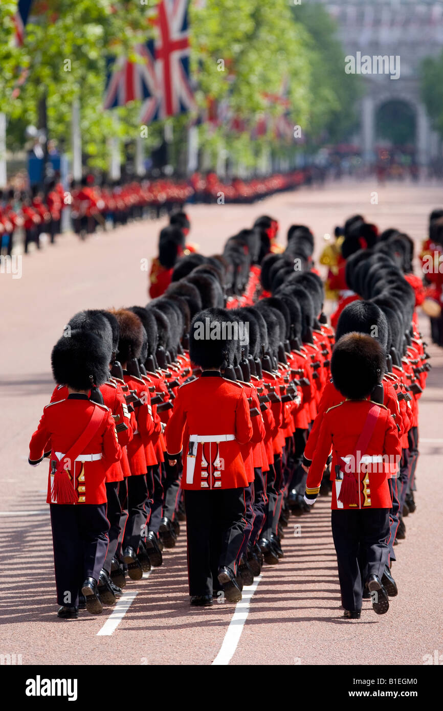 Trooping der Farben 2008 The Guards Regiment marschieren in London Stockfoto