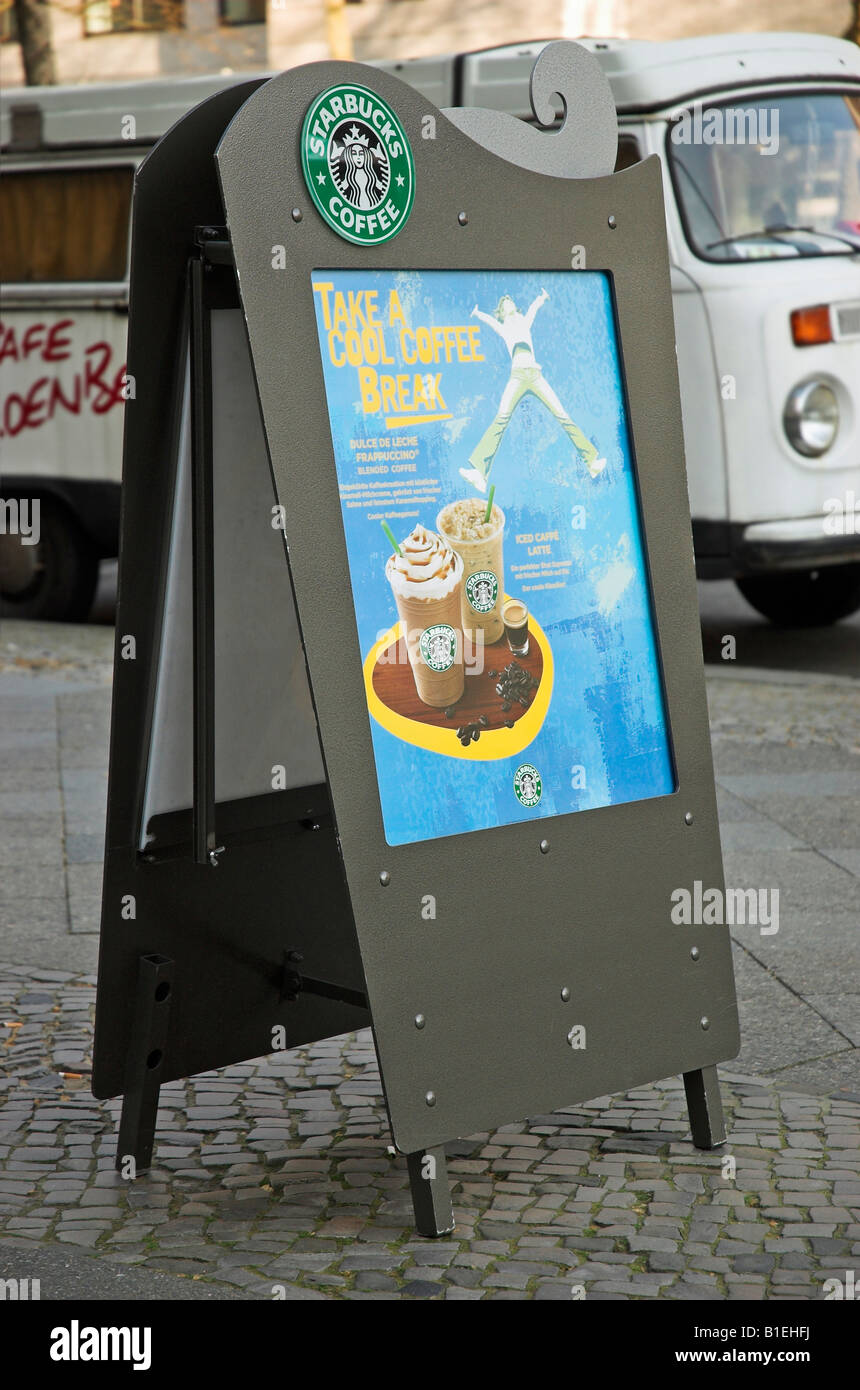 Starbucks Kaffee Zeichen Berlin Deutschland Stockfoto