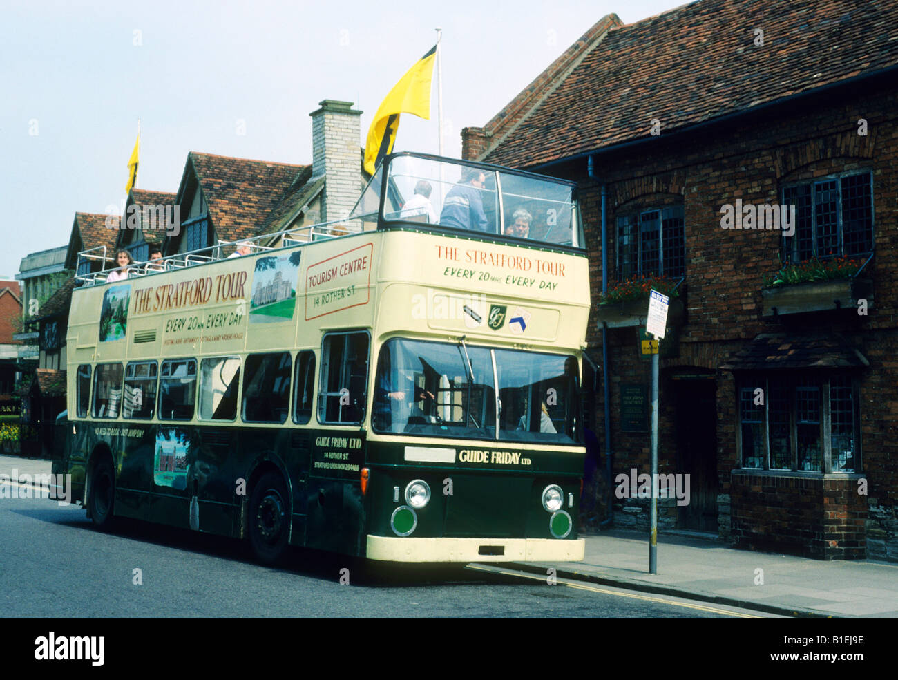 Stratford Tour Bus Shakespeares Geburt Ort Warwickshire England UK Touristen Besucher Sightseeing open Top-Reise transport Stockfoto
