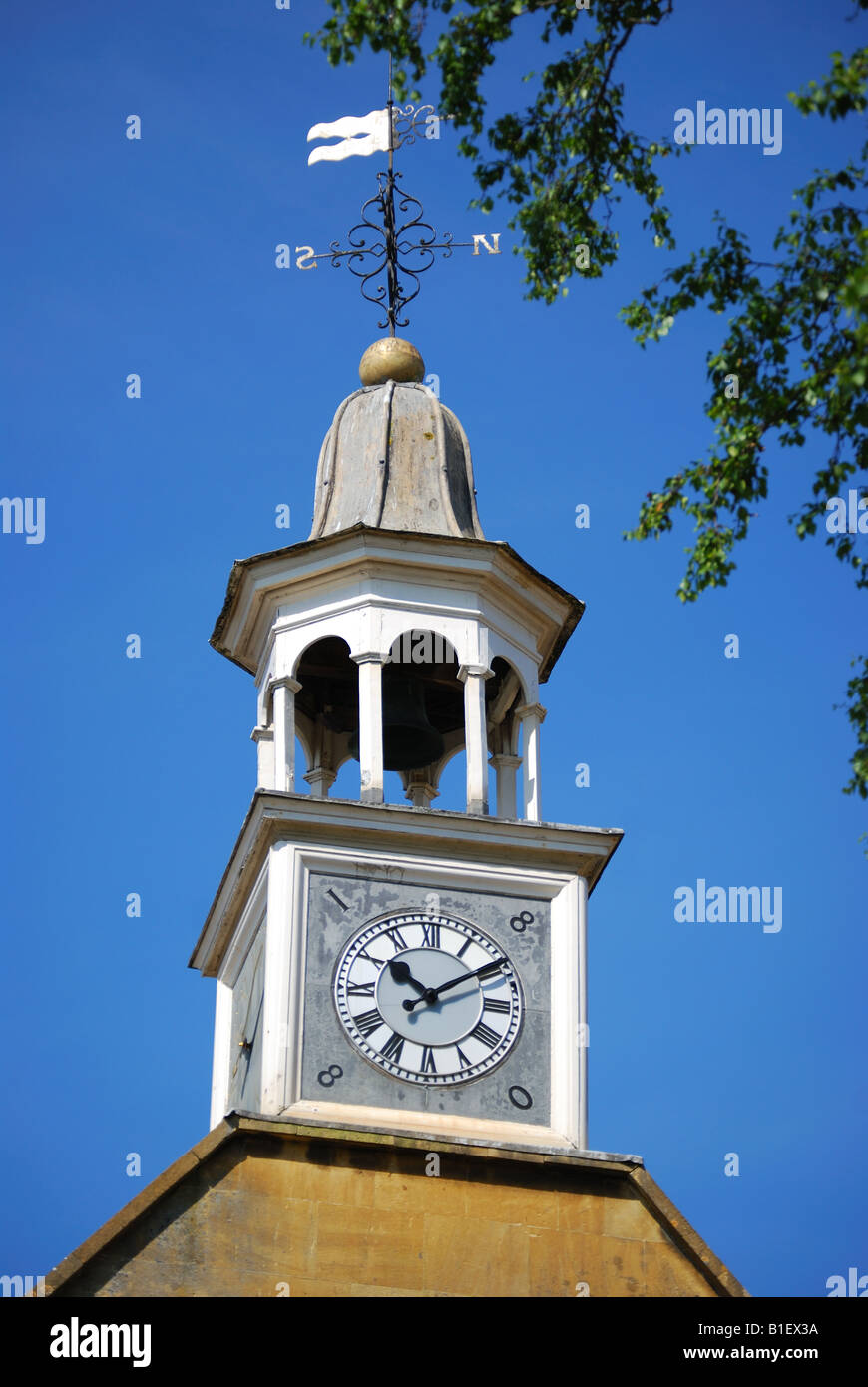 Uhrturm, Rathaus, High Street, Chipping Campden, Cotswolds, Gloucestershire, England, Vereinigtes Königreich Stockfoto