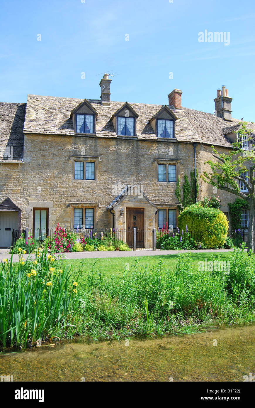 Riverside Cottage, Lower Slaughter, Gloucestershire, Cotswolds, England, Vereinigtes Königreich Stockfoto