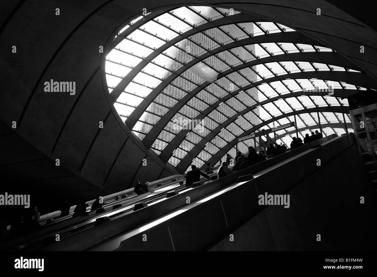 Fahrtreppen in Canary Wharf tube Station, Docklands, London Stockfoto