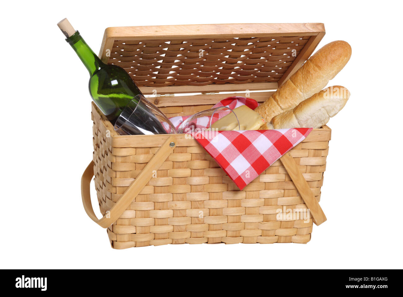 Picknick-Korb mit Wein und Brot schneiden Sie auf weißem Hintergrund  Stockfotografie - Alamy
