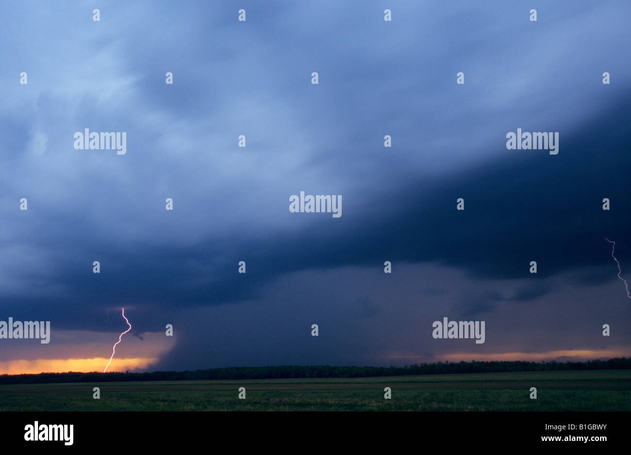 Gewitter mit Blitz Stockfoto