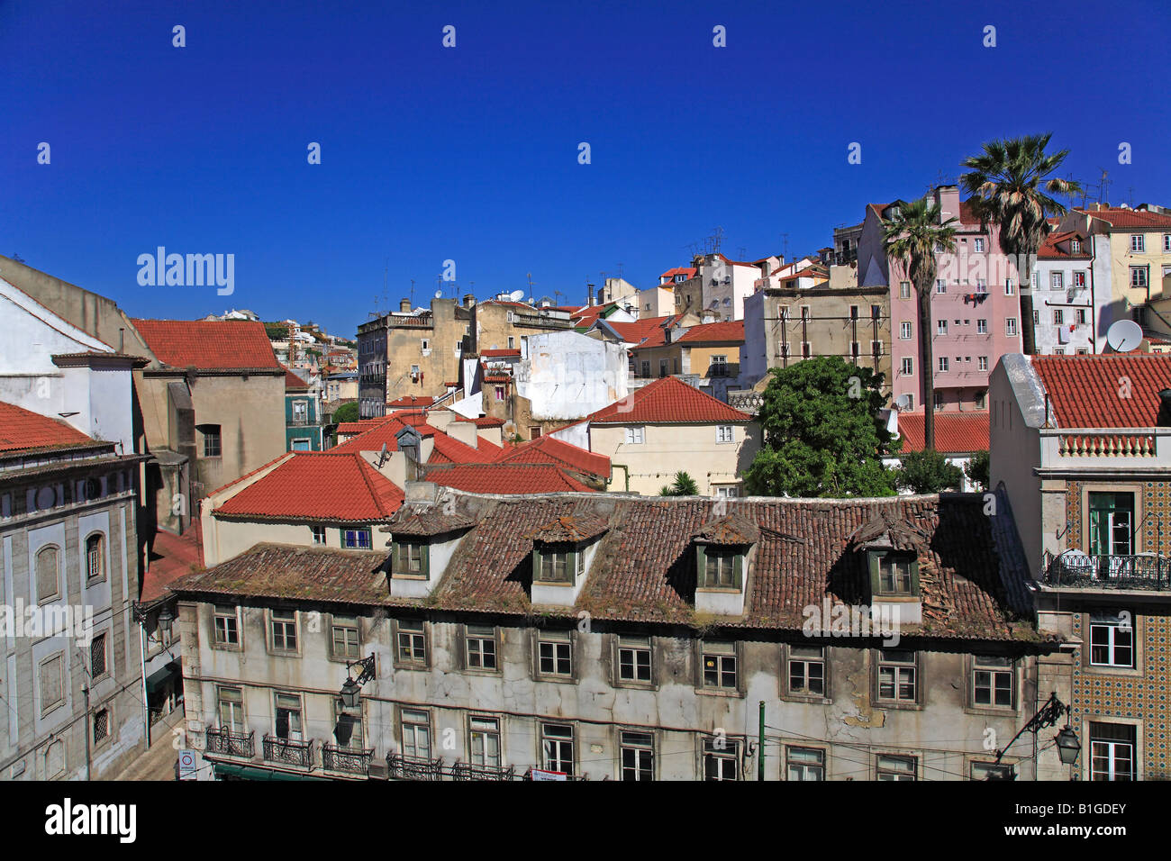 Blick über die Dächer in Lissabon, Portugal Stockfoto