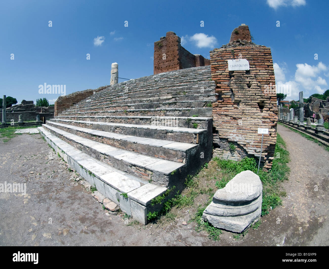 Antiken Roms: Ostia Antica (in der Nähe von Rom): das Capitolium am nördlichen Ende des Forums Stockfoto