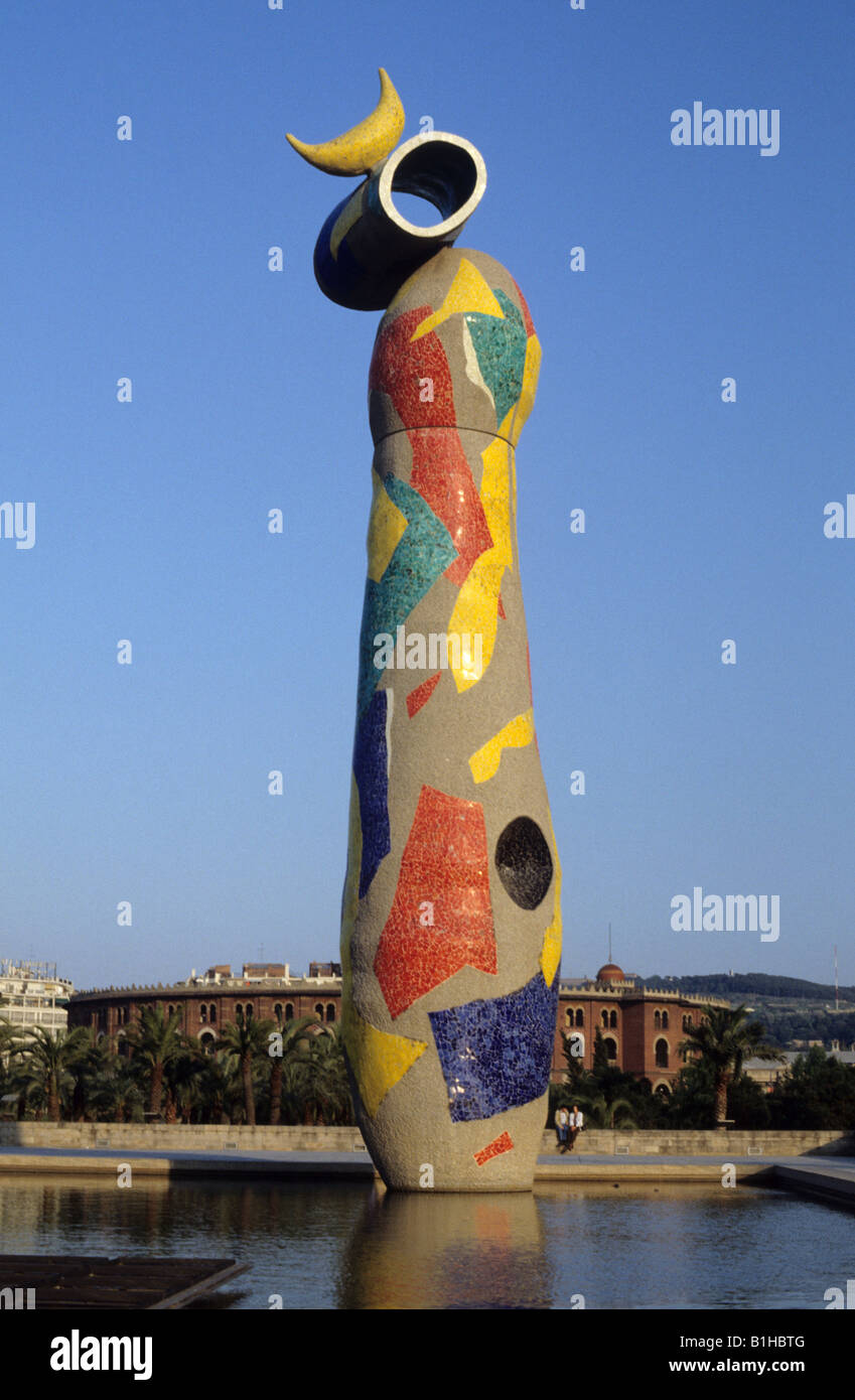 Dona i Ocell Frau und Vogel-Skulptur von Joan Miró Parc de l Escorxador Barcelona Spanien Stockfoto