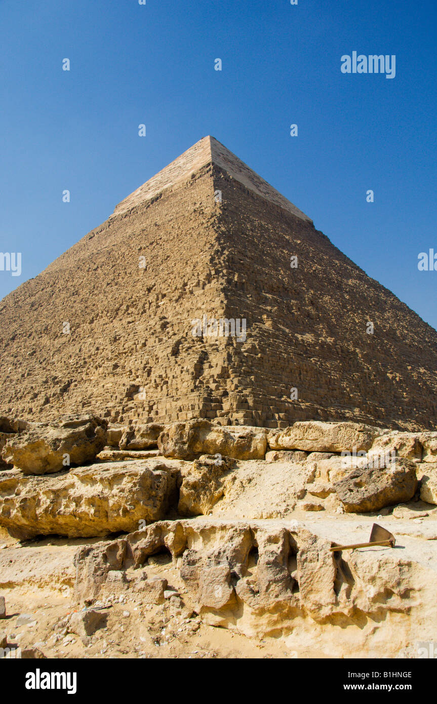 Die Chephren-Pyramide in Gizeh in der Wüste in der Nähe von Kairo Stockfoto