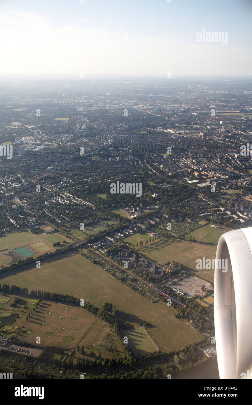 Luftbild Norden von Verkehrsflugzeugen der Duke s Wiesen Grove Park Chiswick London W4 England hohe schräg Stockfoto