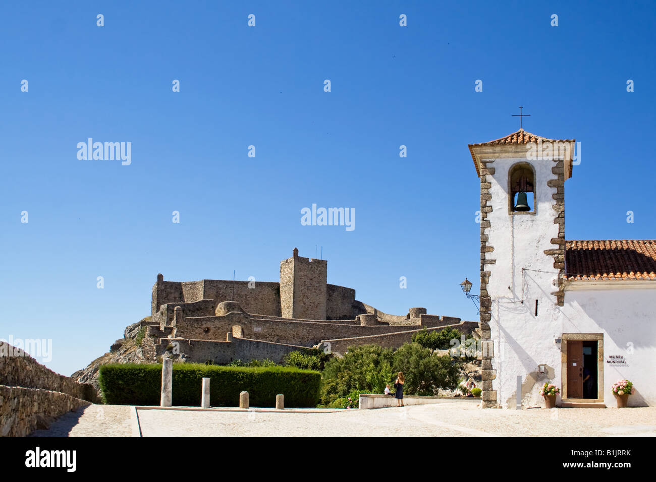 Kirche Santa Maria und Marvao Burg im Distrikt Portalegre, Portugal. Kandidat zum Weltkulturerbe der UNESCO. Stockfoto