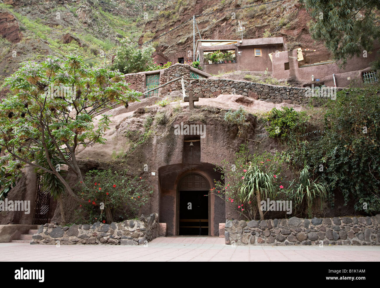 Eingang Zum Unterirdischen Kirche Und Haus Gebaut In Felsen Uber