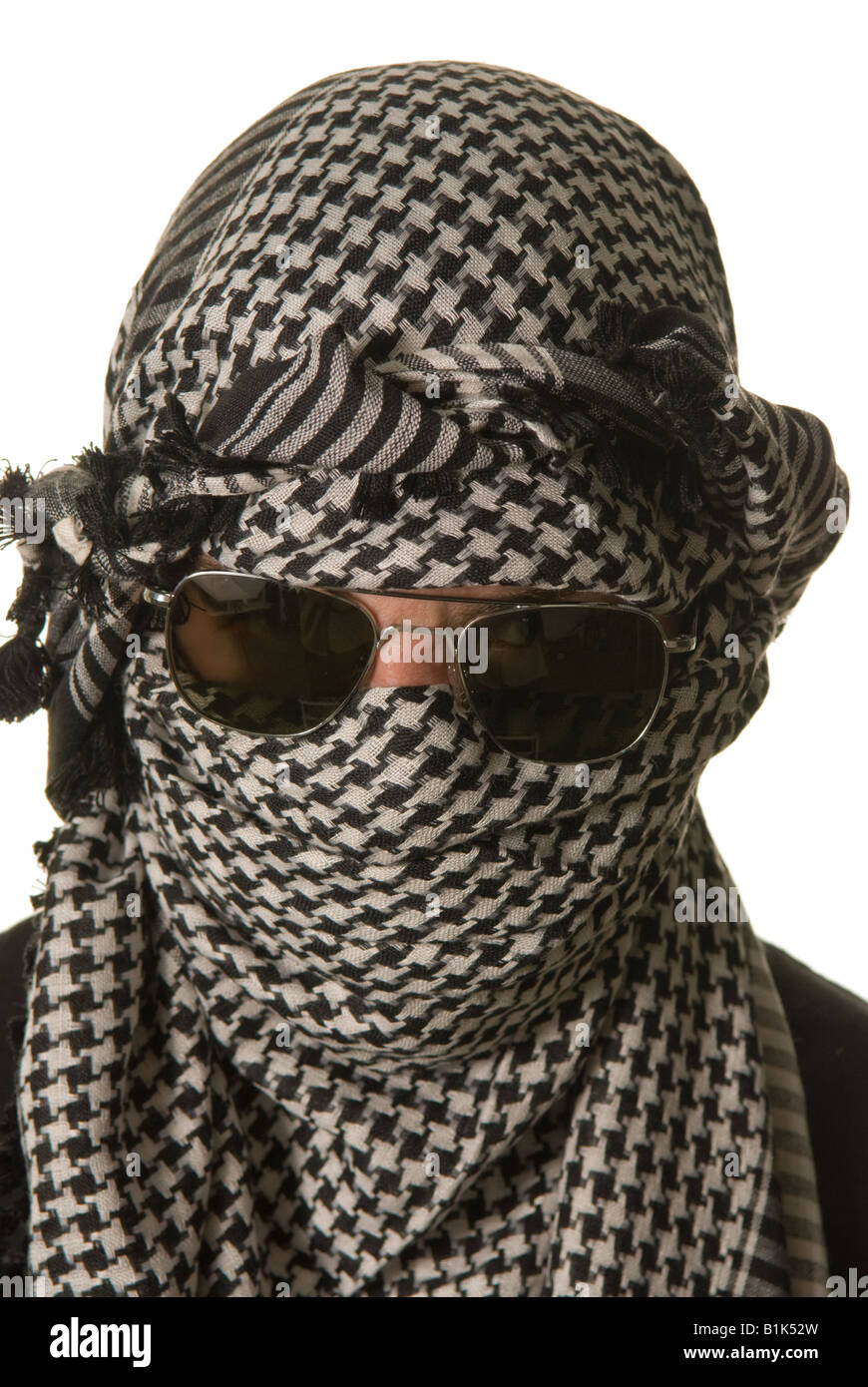 Terrorist Shemagh Kopftuch und Sonnenbrille tragen Stockfoto