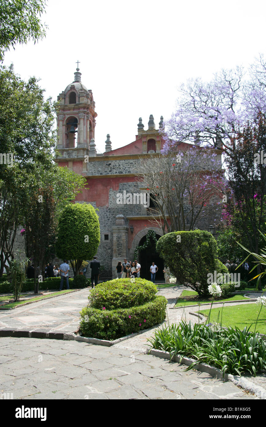 Eine Kirche im Stadtteil San Angel, Mexiko-Stadt Stockfoto