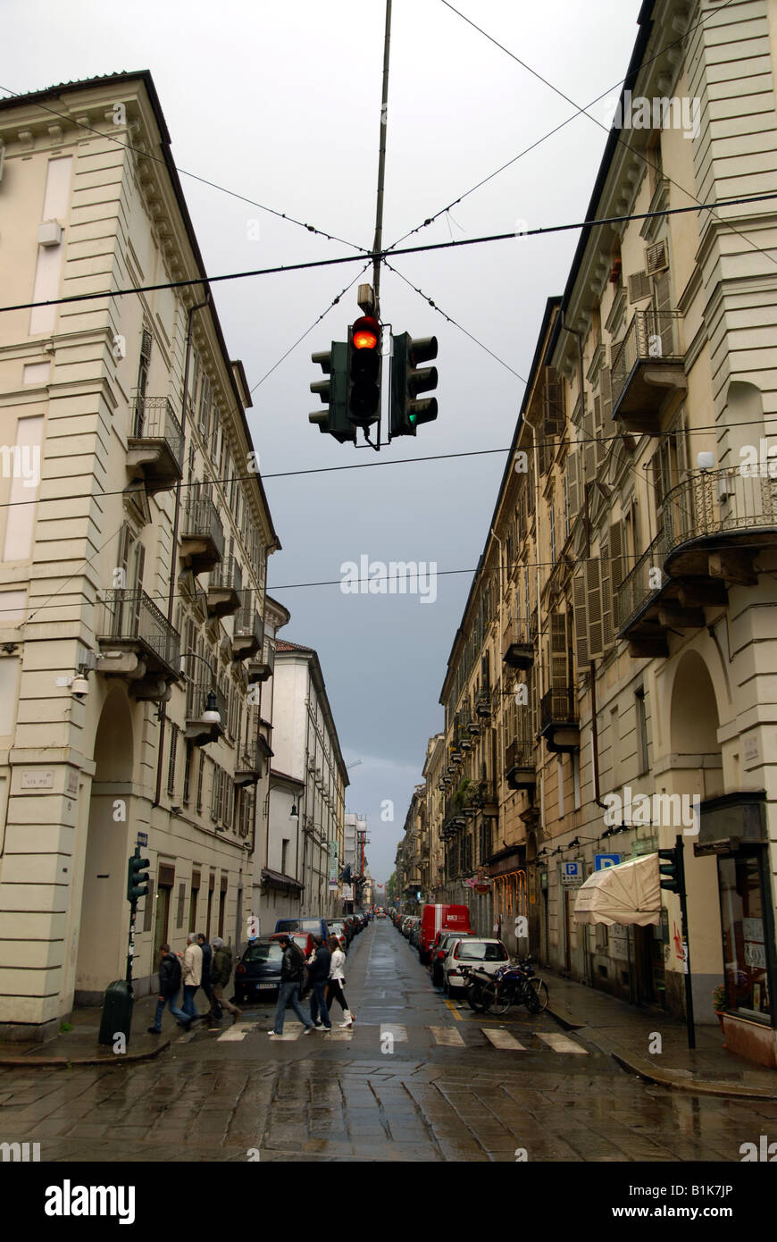 Ein regnerischer Nachmittag entlang Via Po gegenüber Via San Francesco da Paola, in Turin, Piemont, Italien. Stockfoto