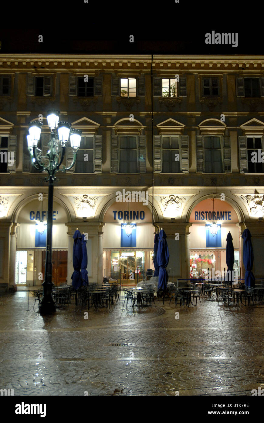 Caffe Torino in Piazza San Carlo oder Piazza Reale in Turin, Piemont, Italien. Stockfoto