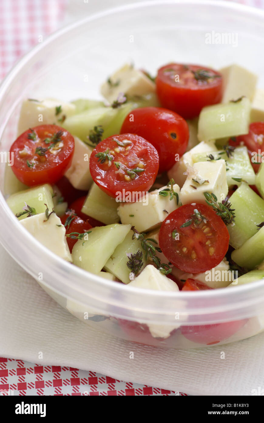 Schüssel mit griechischer Salat Stockfoto