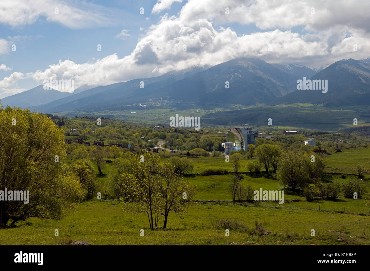 Solar-Ofen bei Odeillo in der Nähe von Font-Romeu, Pyrénées-Orientales, Frankreich. Stockfoto