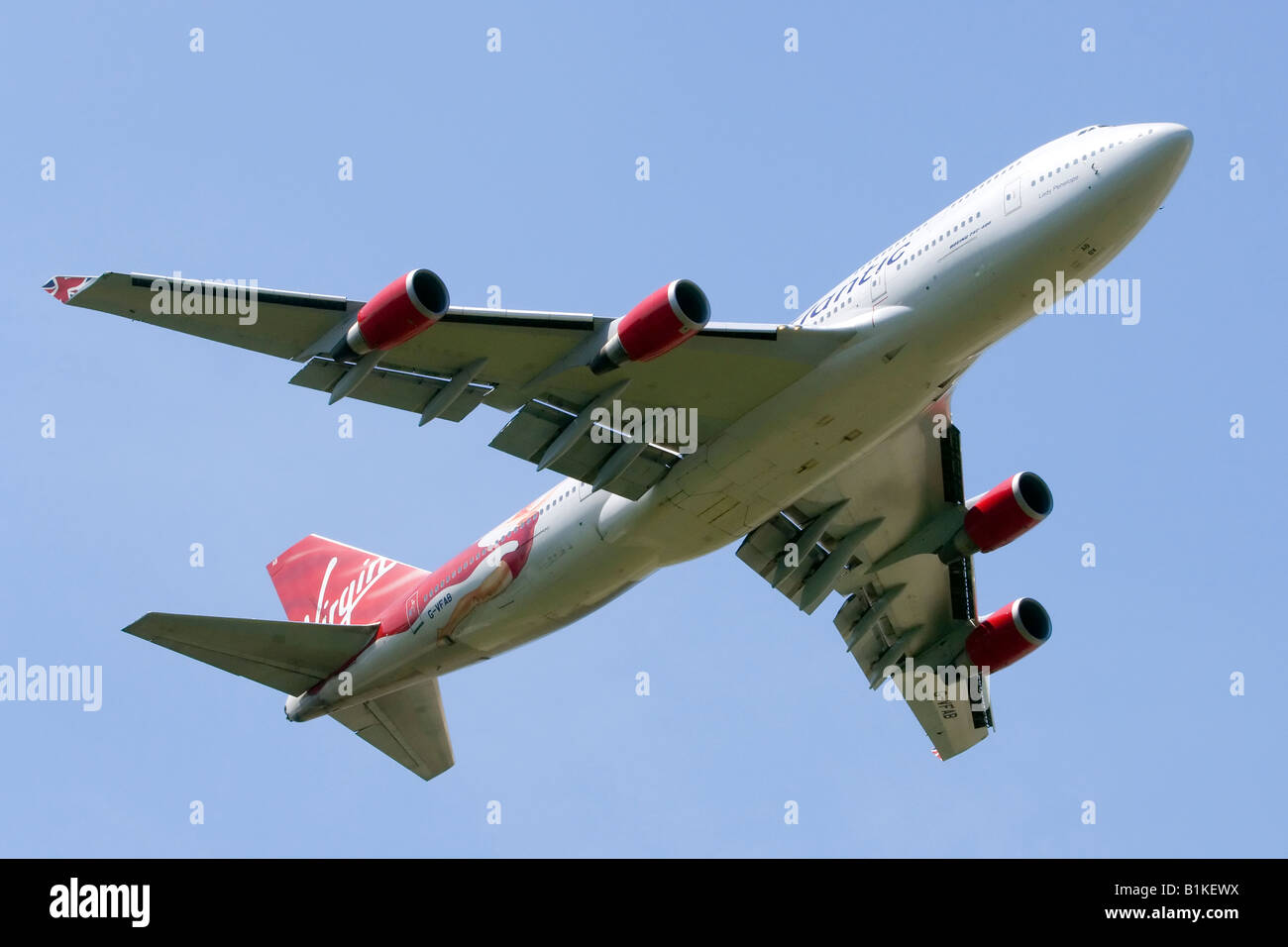 Boeing 747 betrieben von Virgin Atlantic Klettern vom Flughafen London Heathrow Stockfoto