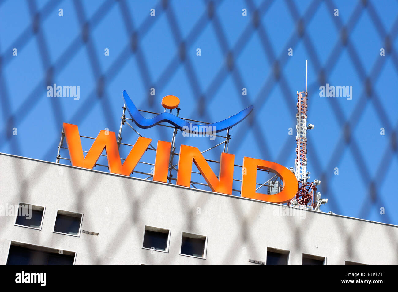 Das Emblem der Telekommunikations-Unternehmen WIND SpA sieht in Catania, Sizilien, Italien Stockfoto