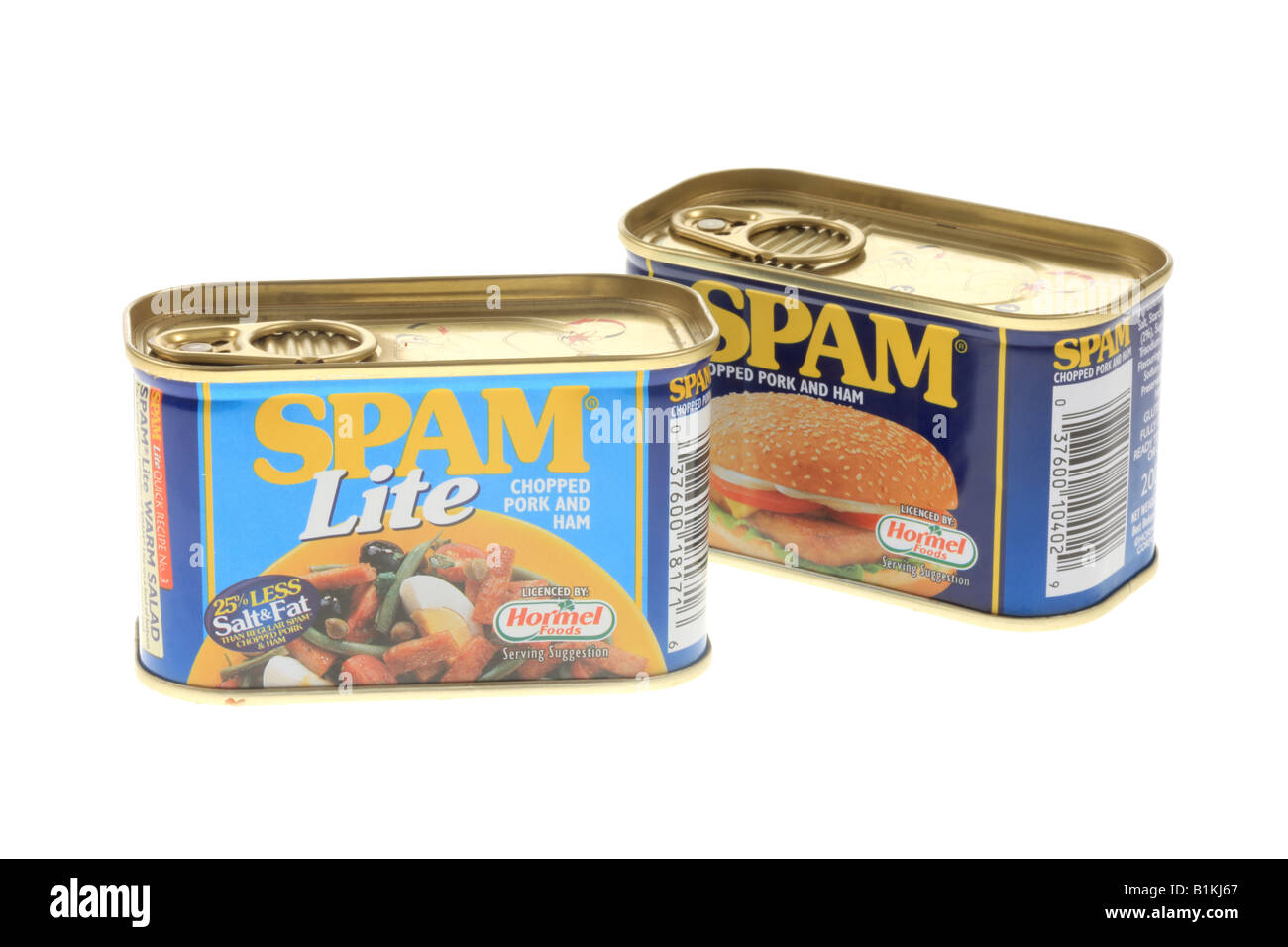Dosen von Verarbeitetem Schweinefleisch Spam Fleisch in Retro Packaging und Branding Dosen Isoliert gegen einen weißen Hintergrund mit Freistellungspfaden und keine Leute Stockfoto