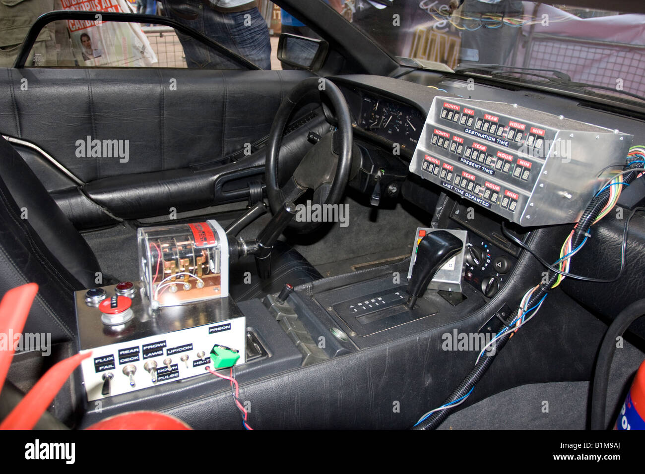 DeLorean verwendet in Motion Picture zurück in die Zukunft 3 am Leicester Square in London anzeigen Stockfoto