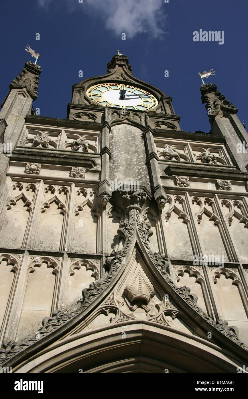 Stadt von Chichester, England. Das Ziffernblatt und Architektur an der Edward Story gebaut aus dem 16. Jahrhundert Chichester überqueren. Stockfoto