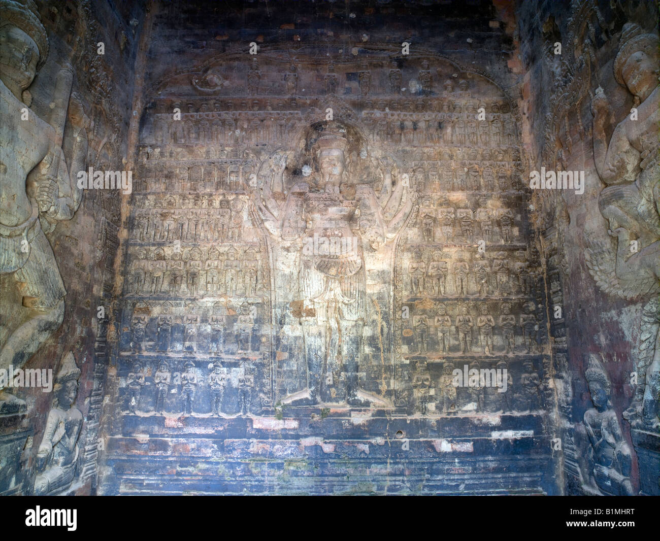 Basrelief der Göttin Lakshmi, die Frau von Vishnu, (Prasad) Prasat Kravan Tempel Angkor, Kambodscha Stockfoto