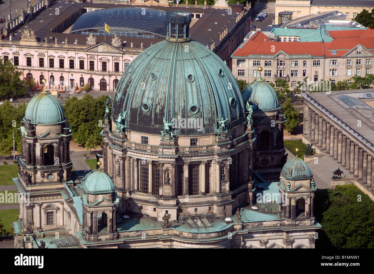 Außenansicht des Berliner Doms auch bekannt als die Evangelische Oberpfarrkirche und Stiftskirche auf der Museumsinsel Berlin Deutschland Stockfoto