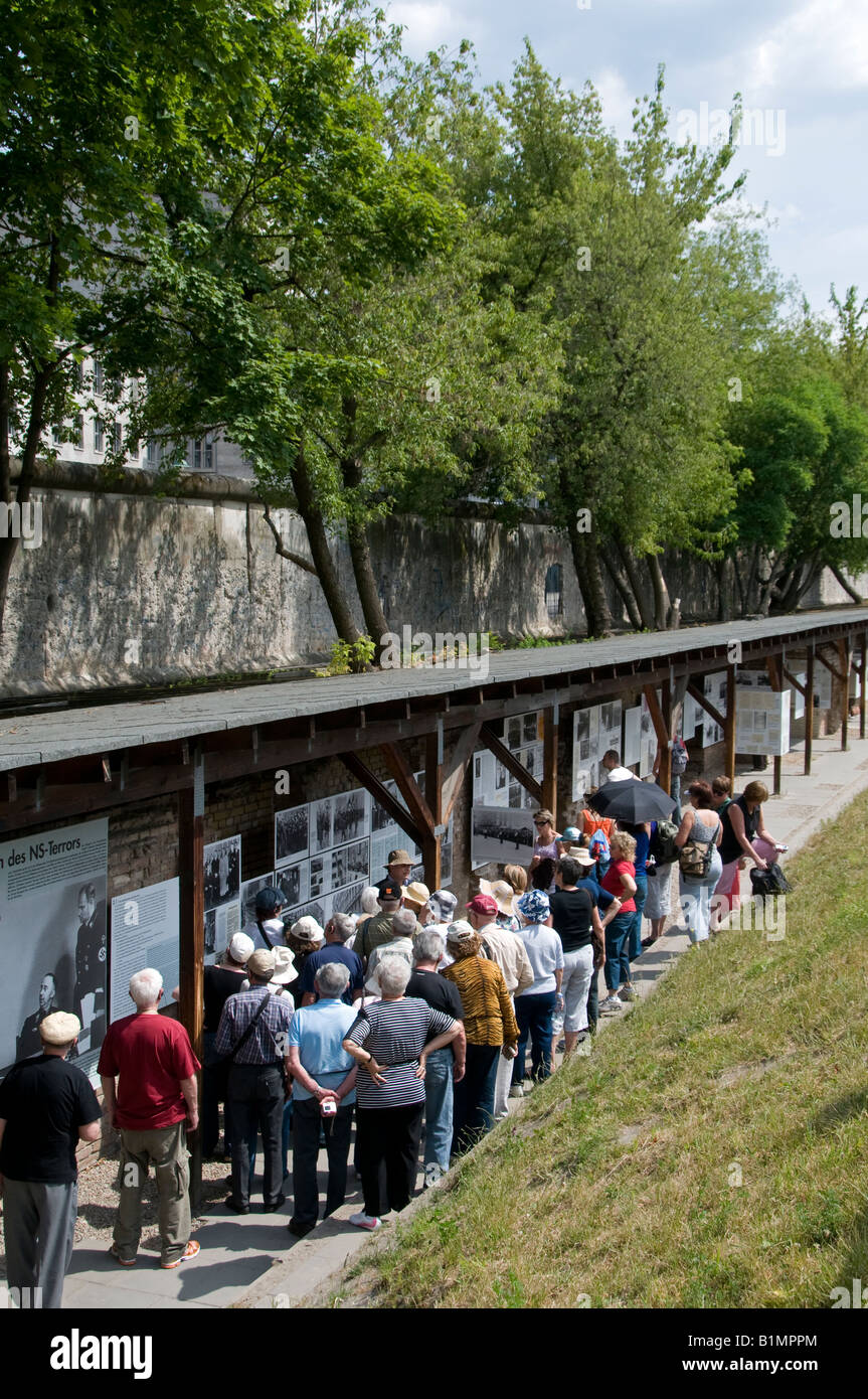 Ausstellung "Topographie des Terrors" auf dem Gelände der ehemaligen Gestapo Hauptsitz in Niederkirchner Straße, Berlin. Deutschland Stockfoto