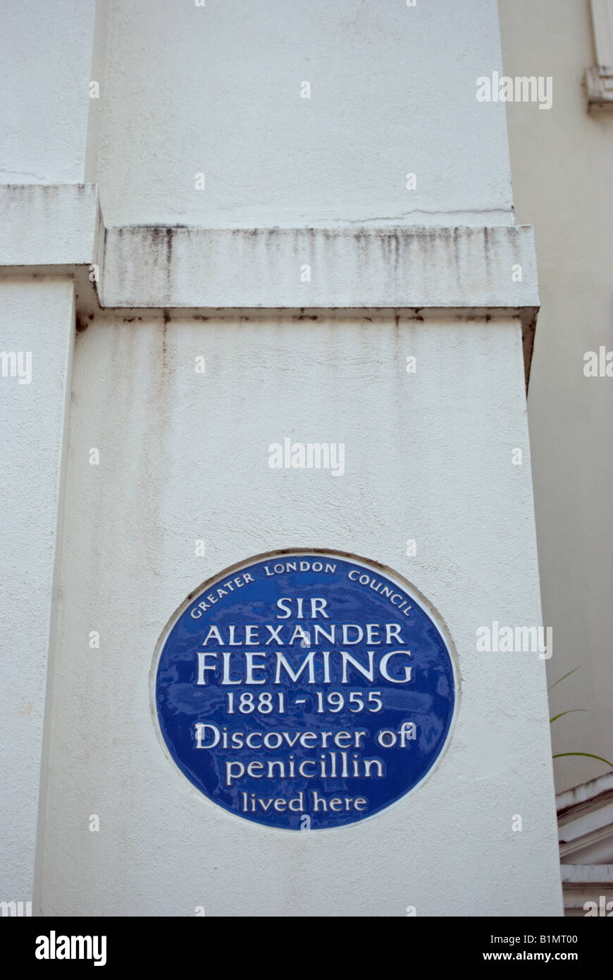 blaue Plakette markiert eine ehemalige Wohnhaus des Sir Alexander Fleming, der Entdecker des Penicillins in Danvers Straße, Chelsea, London Stockfoto