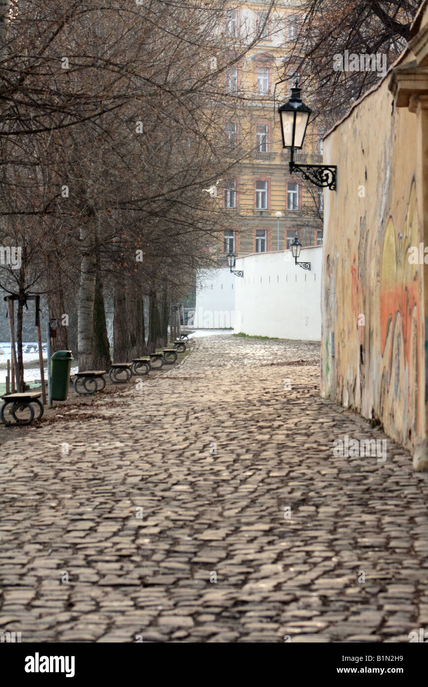 Kampa-Pfad unter der Legion-Brücke in Prag, Tschechische Republik Stockfoto